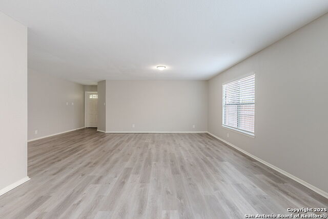 Image 13 of 37 For 7825 Sandpiper Park