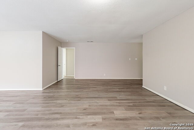 Image 14 of 37 For 7825 Sandpiper Park
