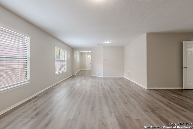 Image 15 of 37 For 7825 Sandpiper Park