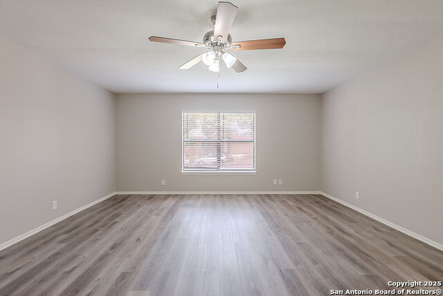 Image 17 of 37 For 7825 Sandpiper Park