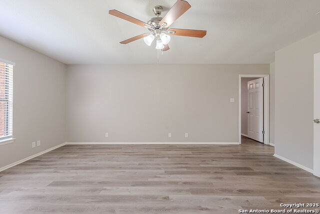 Image 18 of 37 For 7825 Sandpiper Park