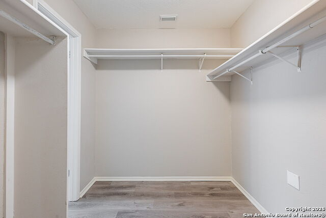 Image 23 of 37 For 7825 Sandpiper Park