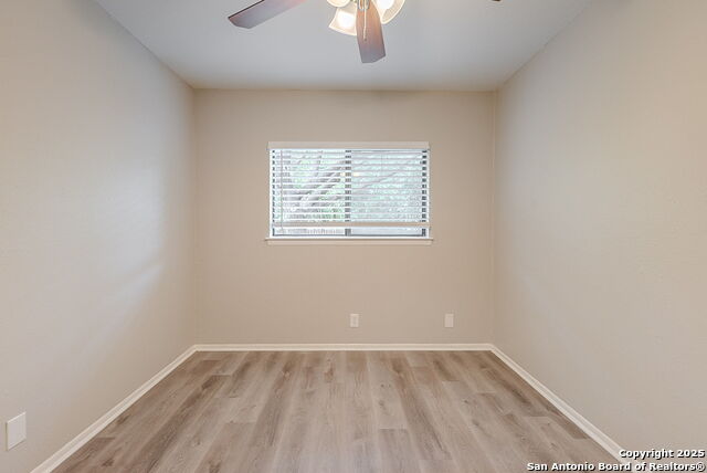 Image 25 of 37 For 7825 Sandpiper Park