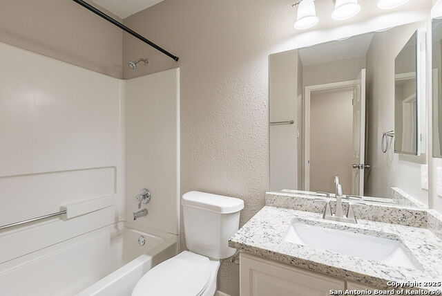 Image 27 of 37 For 7825 Sandpiper Park