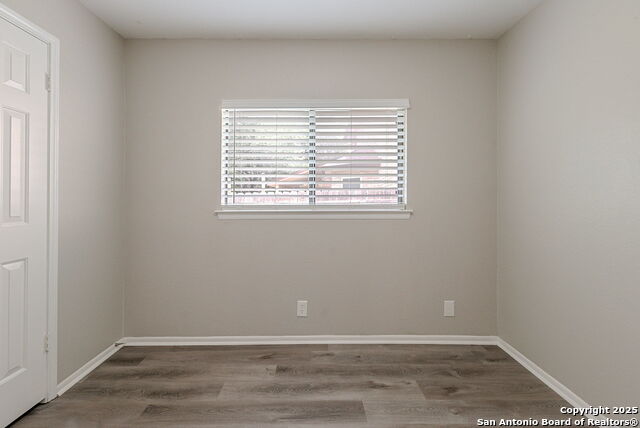 Image 28 of 37 For 7825 Sandpiper Park