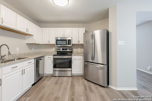 Image 3 of 37 For 7825 Sandpiper Park