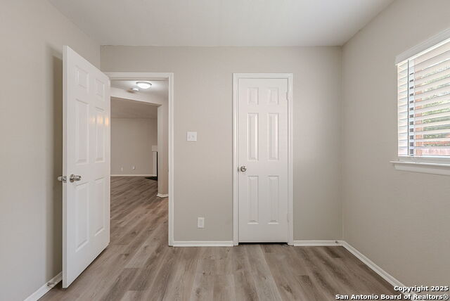 Image 30 of 37 For 7825 Sandpiper Park