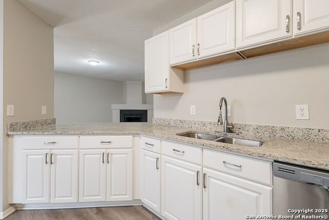Image 5 of 37 For 7825 Sandpiper Park