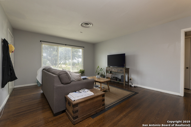 Image 10 of 33 For 311 Karen Ln