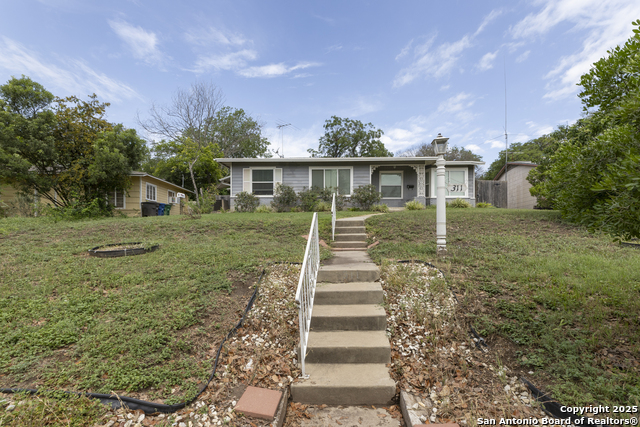 Image 3 of 33 For 311 Karen Ln