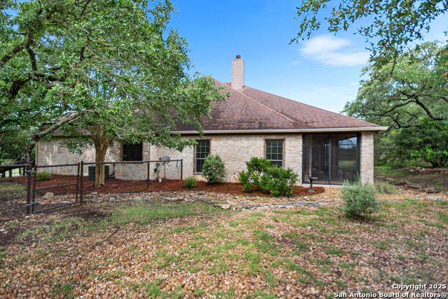 Image 15 of 47 For 106 Oak Meadow Ln