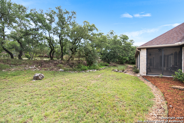 Image 17 of 47 For 106 Oak Meadow Ln