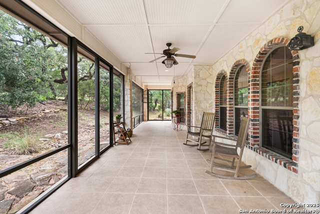 Image 18 of 47 For 106 Oak Meadow Ln
