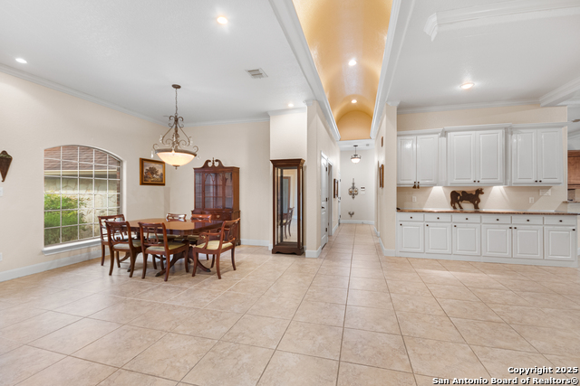 Image 23 of 47 For 106 Oak Meadow Ln
