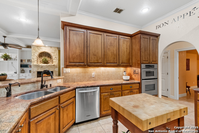 Image 34 of 47 For 106 Oak Meadow Ln