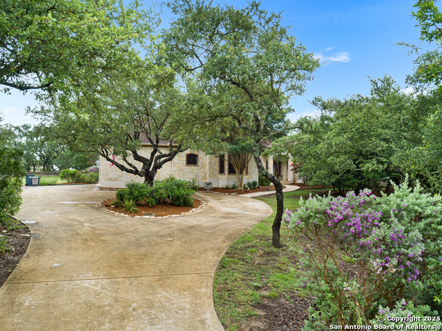 Image 9 of 47 For 106 Oak Meadow Ln