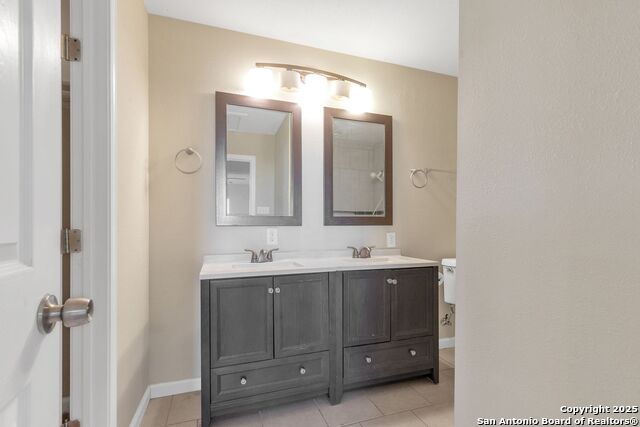 Image 14 of 19 For 426 Lindbergh E