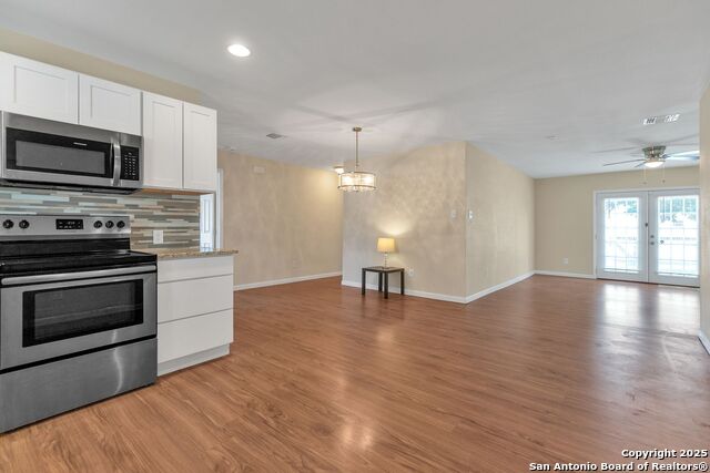 Image 9 of 19 For 426 Lindbergh E