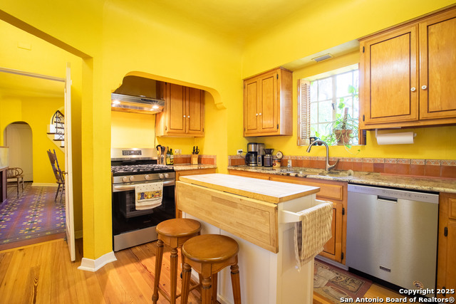 Listing photo id 15 for 2235 W Kings Hwy