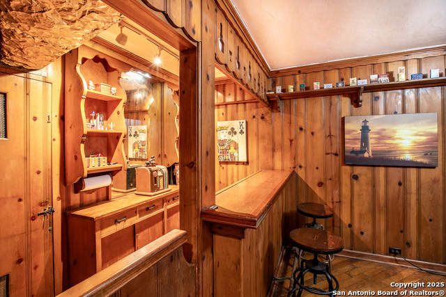 Listing photo id 28 for 2235 W Kings Hwy
