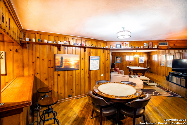 Listing photo id 29 for 2235 W Kings Hwy