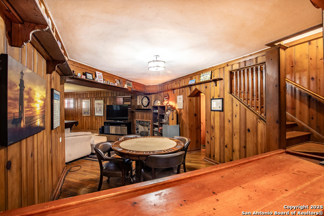 Listing photo id 30 for 2235 W Kings Hwy