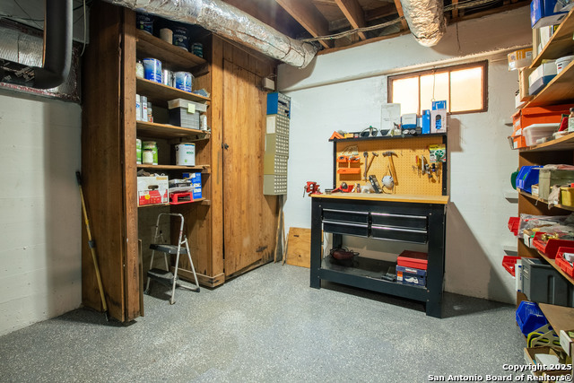 Listing photo id 33 for 2235 W Kings Hwy