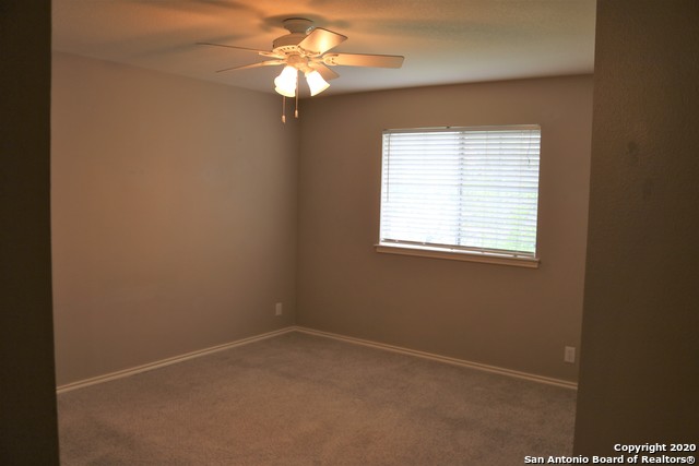 Image 29 of 41 For 18306 Beargrass Ct