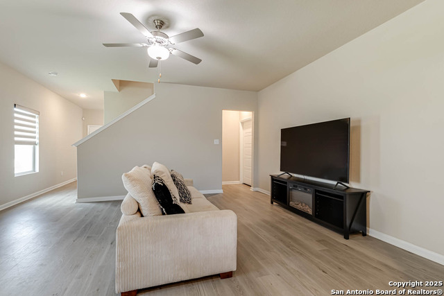 Image 8 of 33 For 13609 Mineral Wl