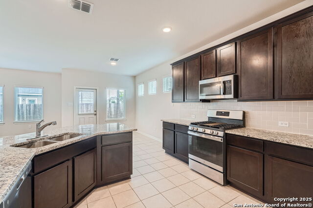 Image 4 of 23 For 8904 Portobello Way
