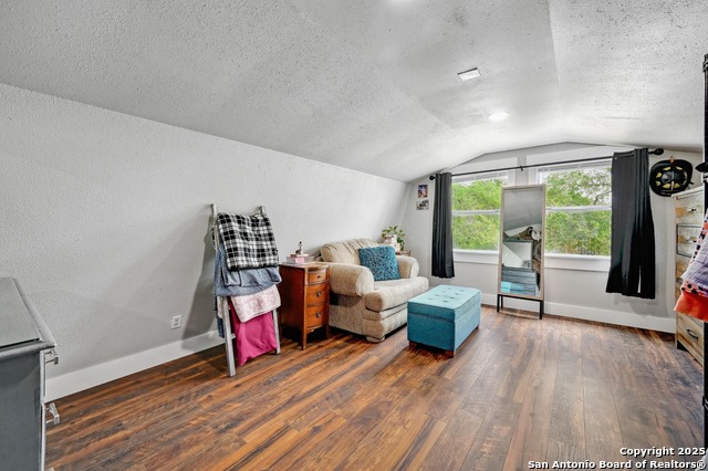 Listing photo id 11 for 1059 Stallion Springs