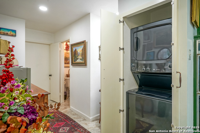 Image 19 of 85 For 505 Winfield Blvd