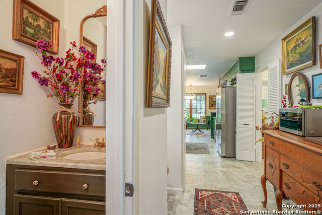 Image 21 of 85 For 505 Winfield Blvd
