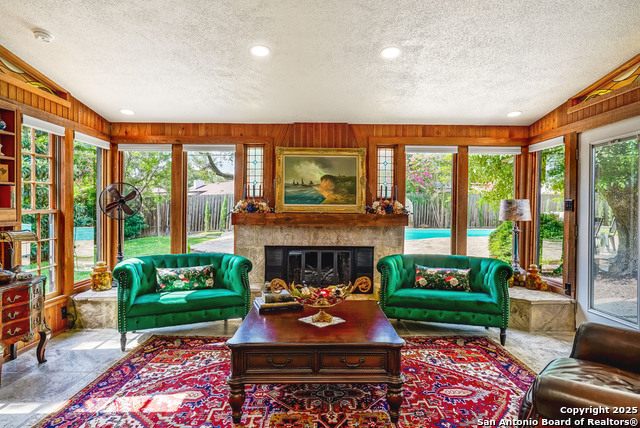 Image 34 of 85 For 505 Winfield Blvd