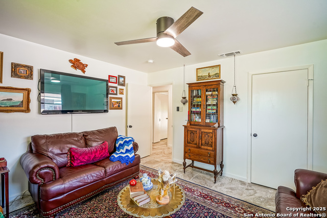 Image 48 of 85 For 505 Winfield Blvd