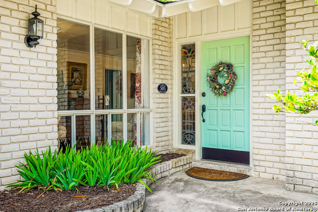 Image 8 of 85 For 505 Winfield Blvd