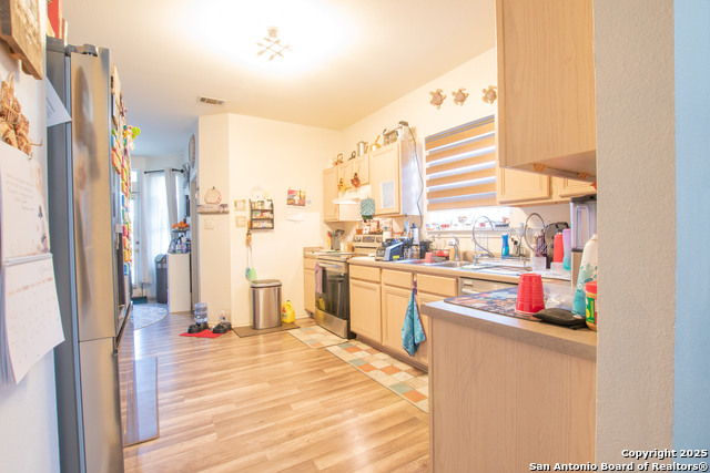 Image 23 of 34 For 9075-1 Foxgrove Way W