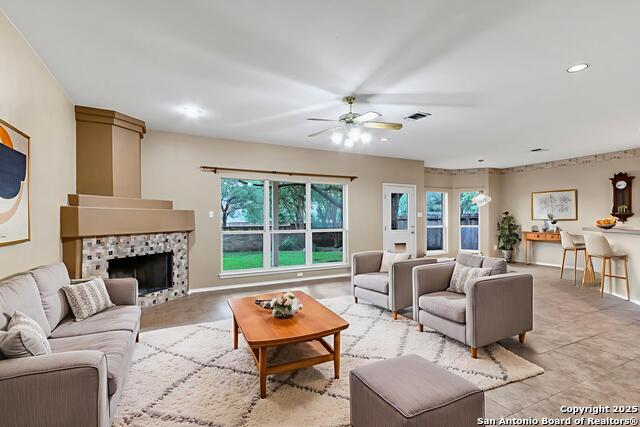Image 9 of 40 For 2434 Trace Oak