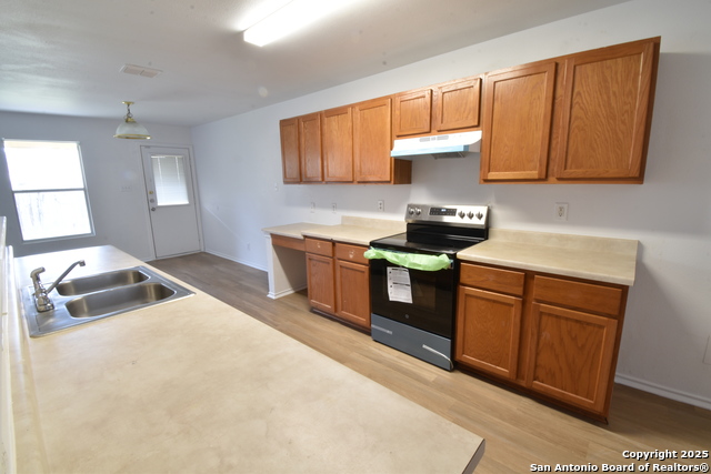 Listing photo id 13 for 1510 June Berry