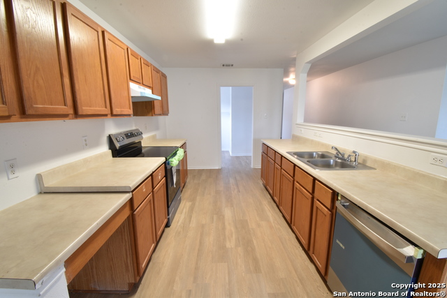 Listing photo id 15 for 1510 June Berry