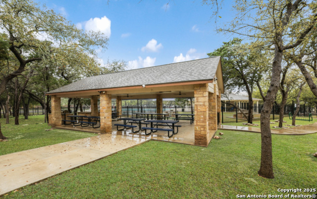 Listing photo id 37 for 1510 June Berry