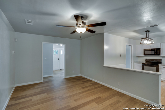 Listing photo id 9 for 8302 Hastings