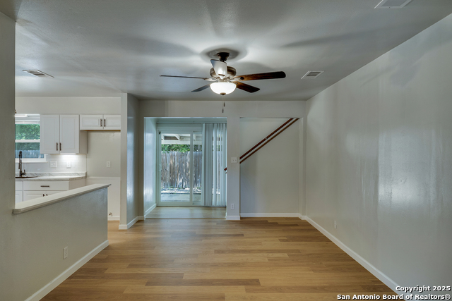 Listing photo id 10 for 8302 Hastings