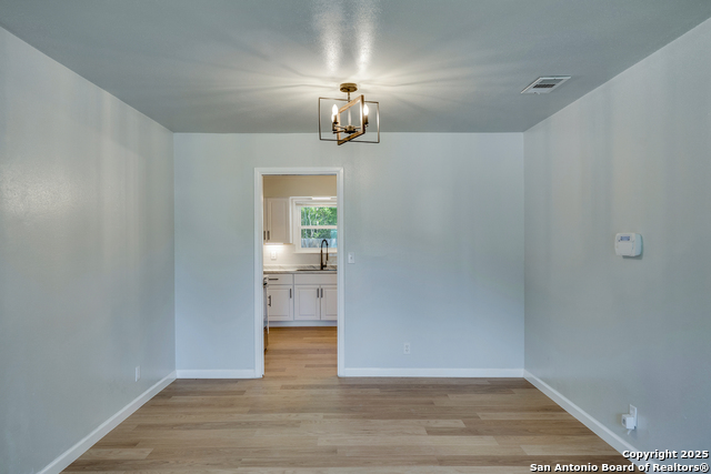 Listing photo id 13 for 8302 Hastings