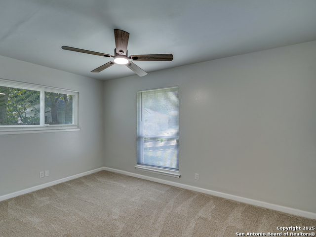 Listing photo id 25 for 8302 Hastings
