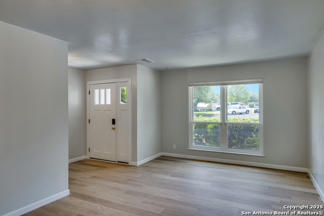 Listing photo id 5 for 8302 Hastings