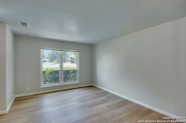 Listing photo id 6 for 8302 Hastings