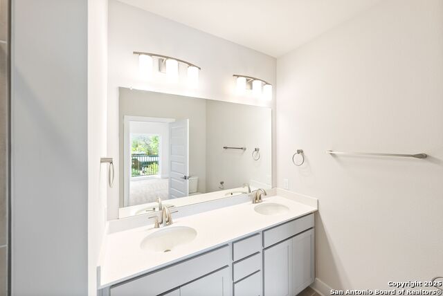 Image 21 of 23 For 419 Ira Avenue  1101