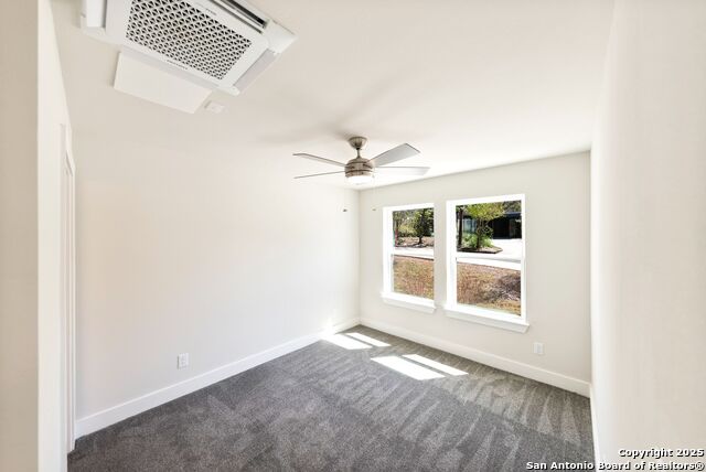 Image 4 of 23 For 419 Ira Avenue  1101