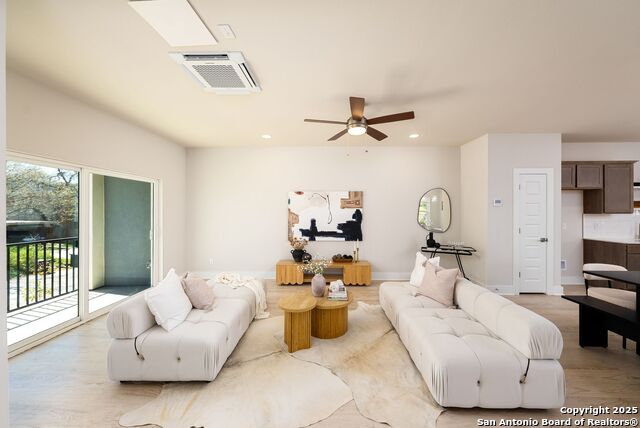 Image 13 of 28 For 419 Ira Avenue  1102